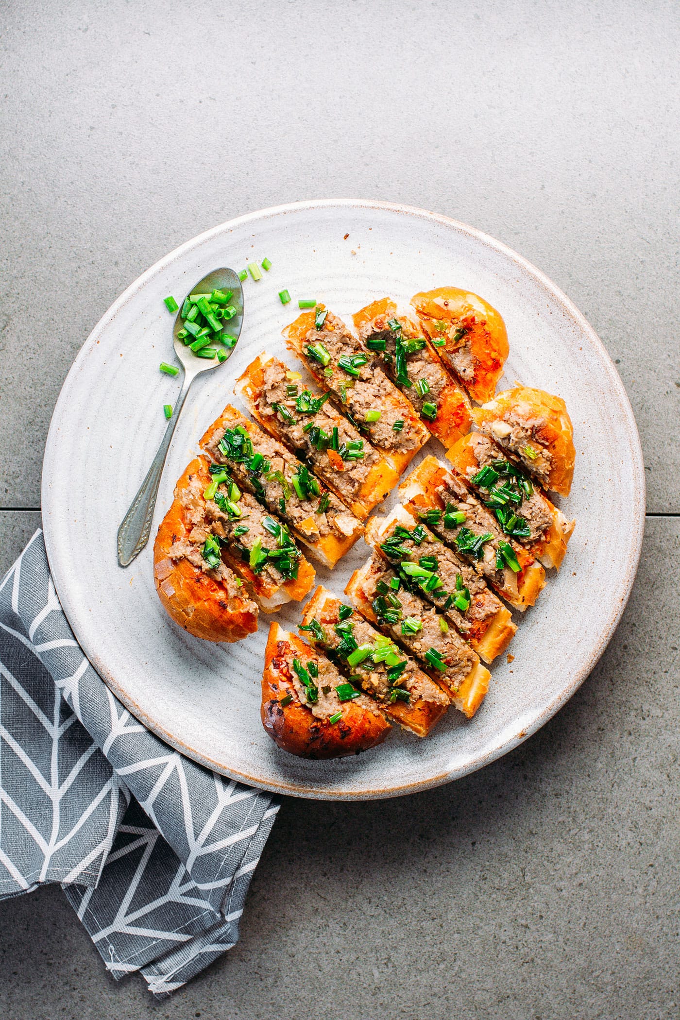 Spicy Vietnamese Grilled Bread (Vegan)